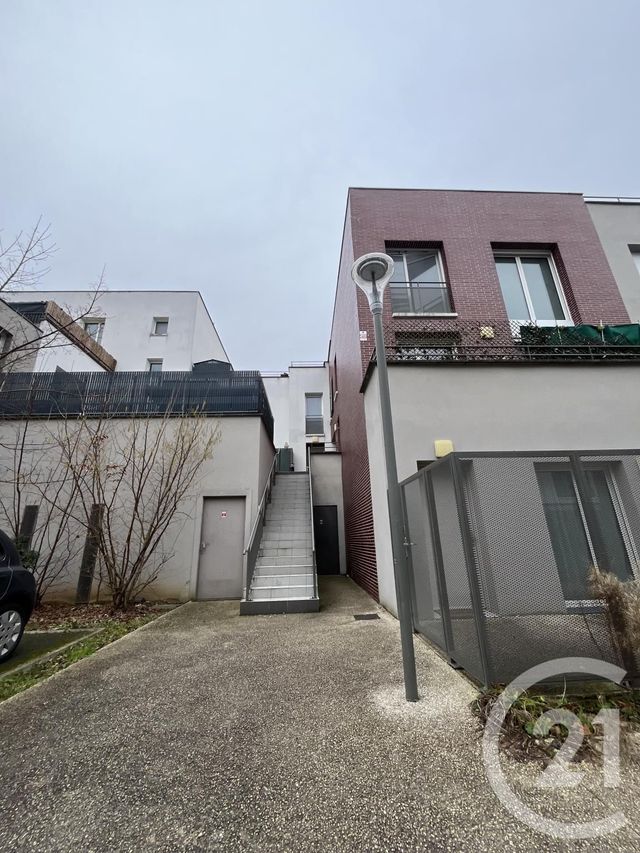 Appartement Duplex à vendre - 3 pièces - 67 m2 - Stains - 93 - ILE-DE-FRANCE